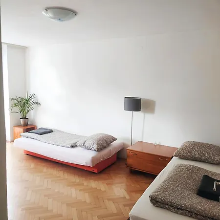 Center Free Parking Apartment
